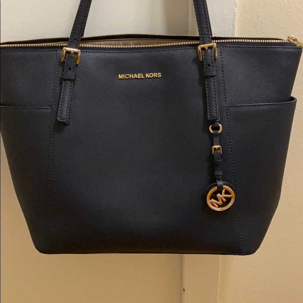 MK Large Jet Set Top-Zip Saffiano Leather Tote
